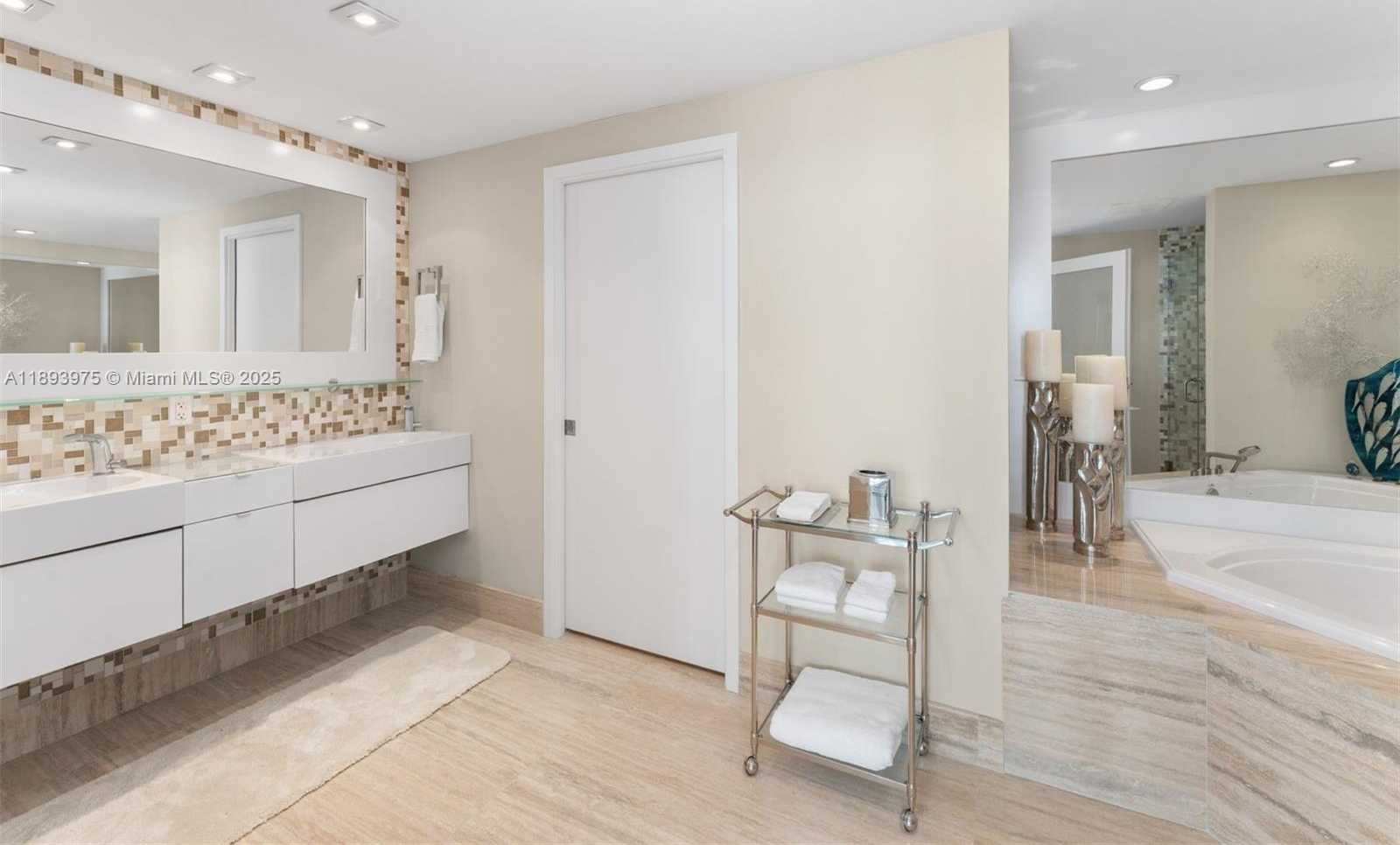 Small Image of 6899 COLLINS AVE #3404, Miami Beach Number 15