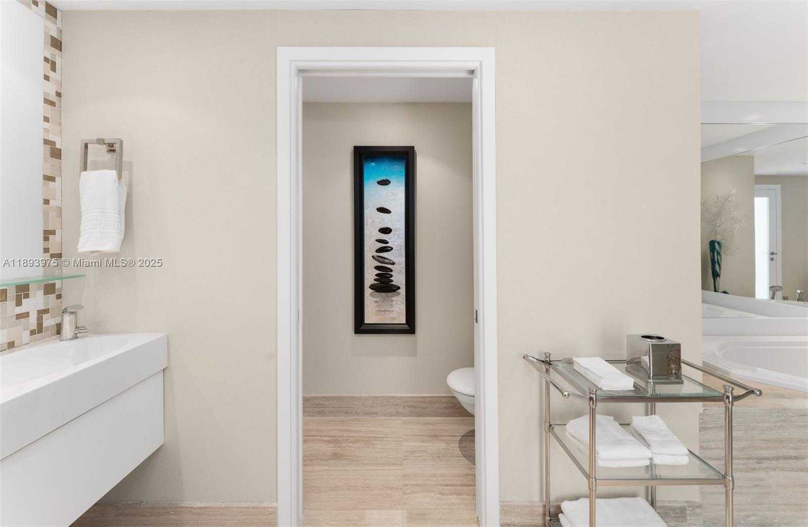 Small Image of 6899 COLLINS AVE #3404, Miami Beach Number 17