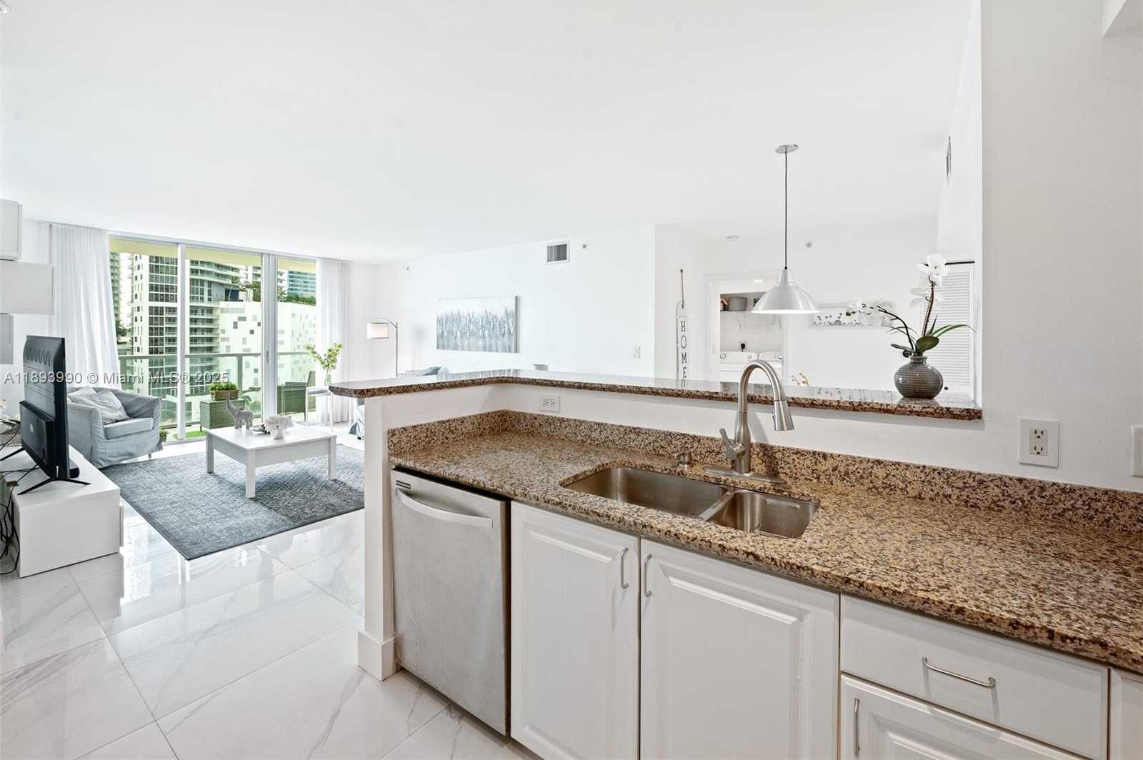 Small Image of 1155 BRICKELL BAY DR #903, Miami Number 14