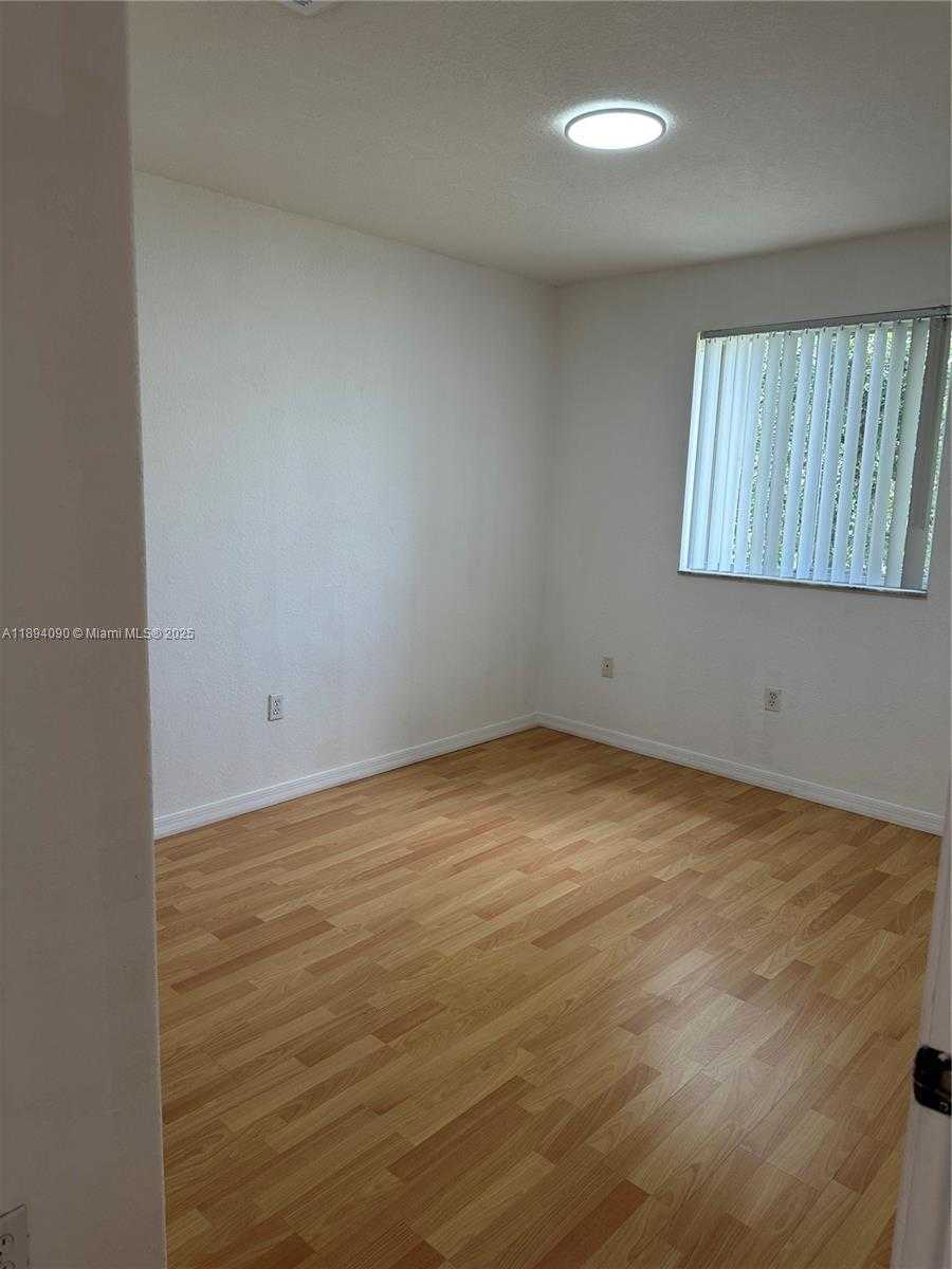 Small Image of 5705 NORTH WEST 109TH AVE #50, Doral Number 12