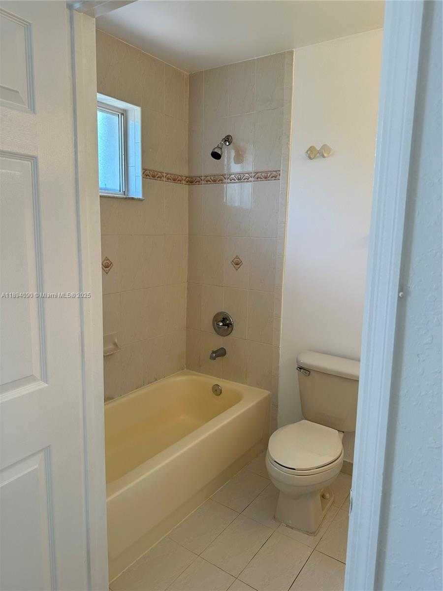 Small Image of 5705 NORTH WEST 109TH AVE #50, Doral Number 16