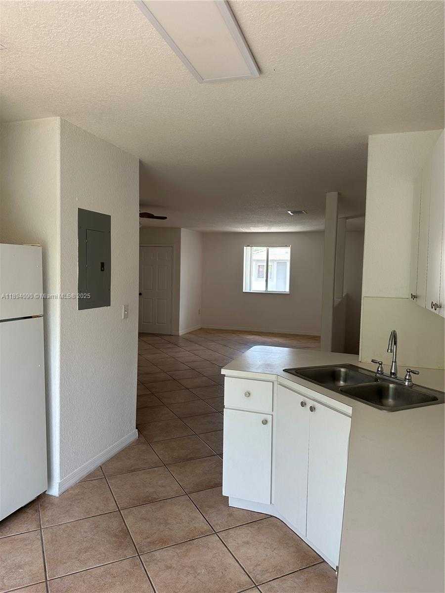 Small Image of 5705 NORTH WEST 109TH AVE #50, Doral Number 4