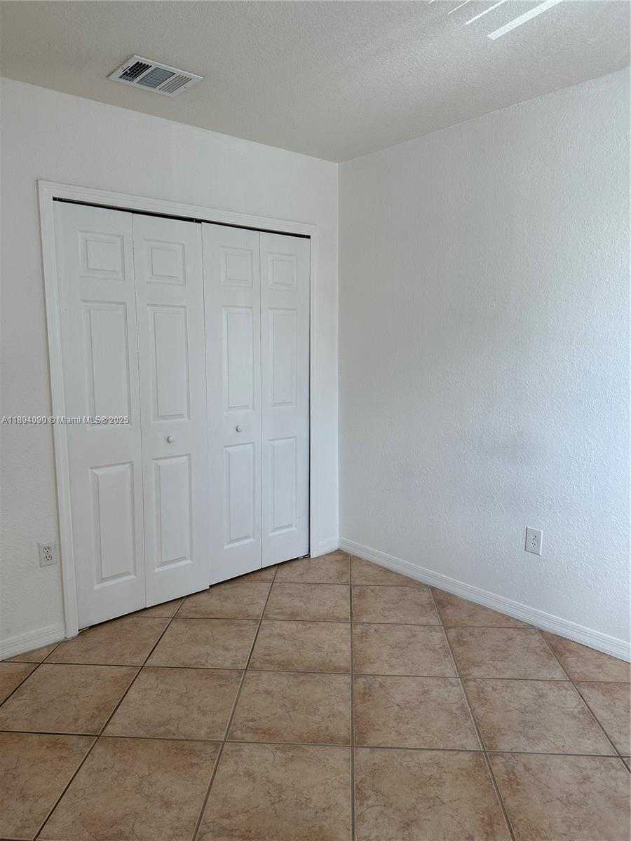 Small Image of 5705 NORTH WEST 109TH AVE #50, Doral Number 8