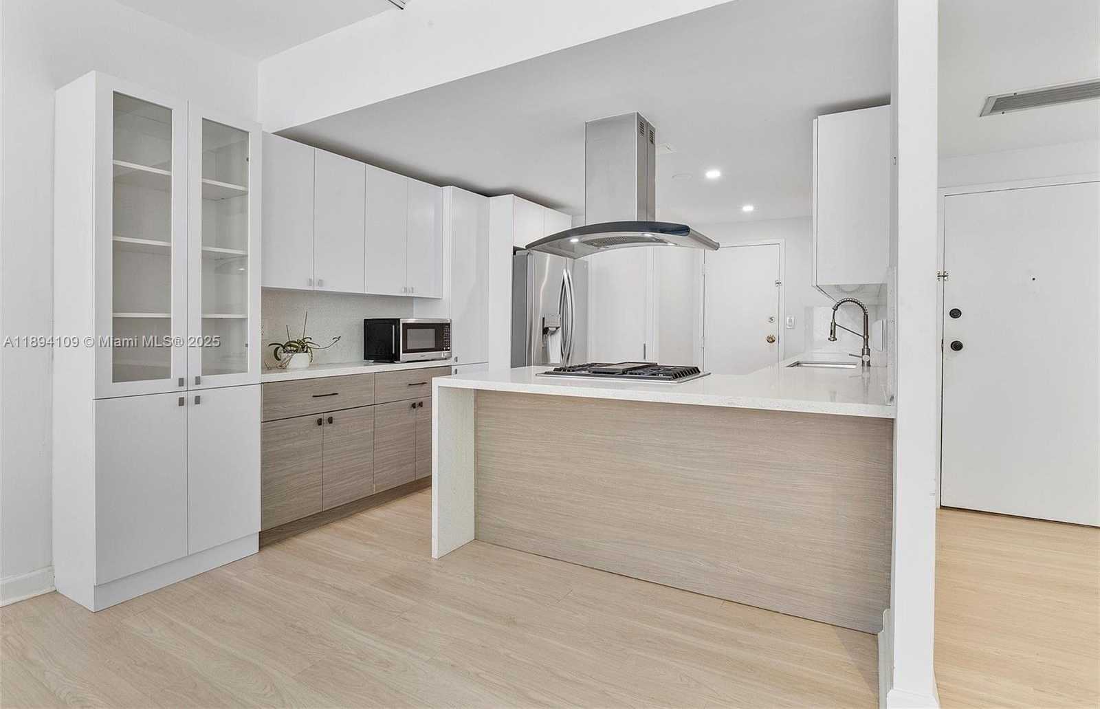 Small Image of 700 BILTMORE WAY #402, Coral Gables Number 10