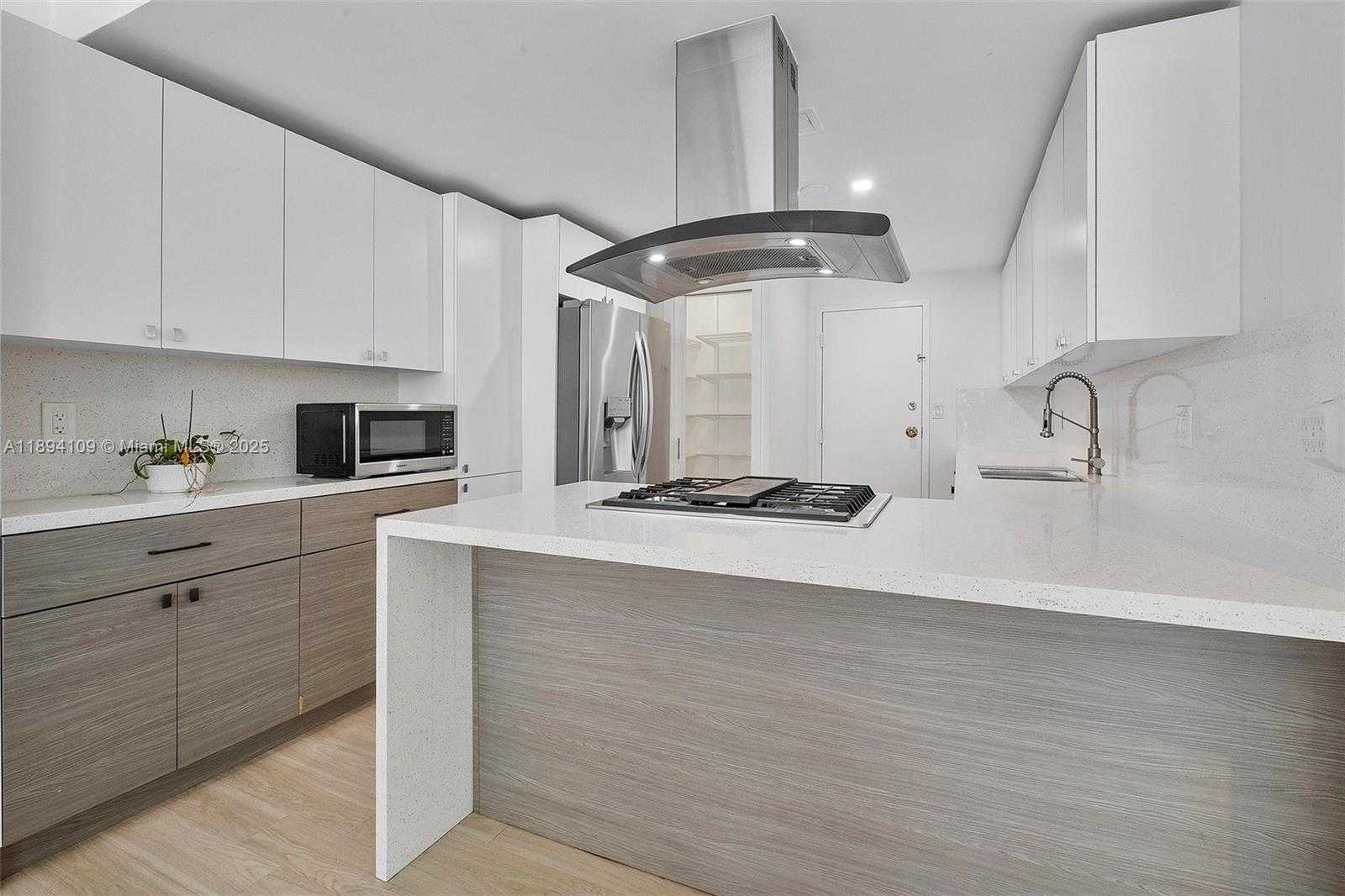 Small Image of 700 BILTMORE WAY #402, Coral Gables Number 11