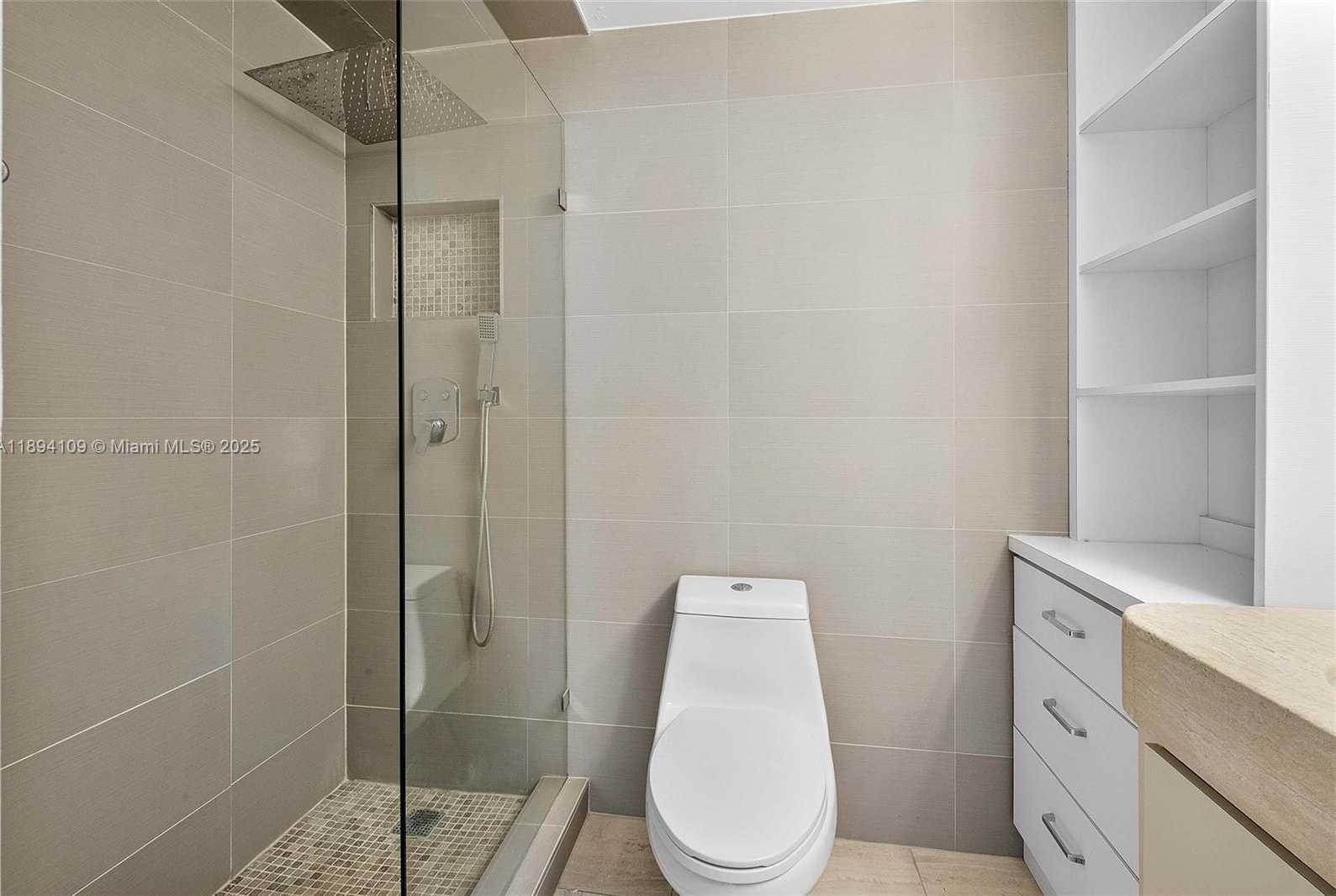 Small Image of 700 BILTMORE WAY #402, Coral Gables Number 16
