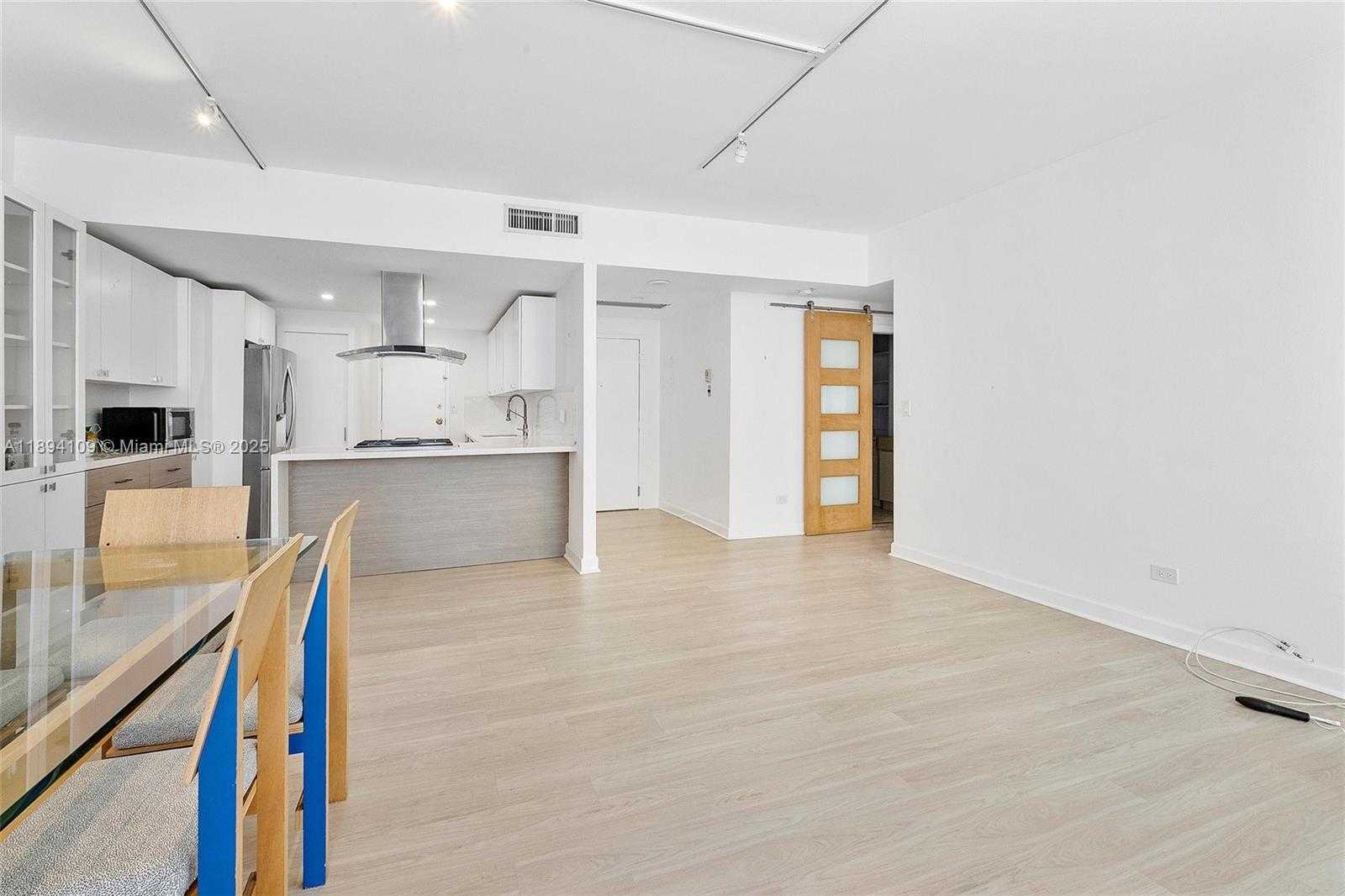 Small Image of 700 BILTMORE WAY #402, Coral Gables Number 8