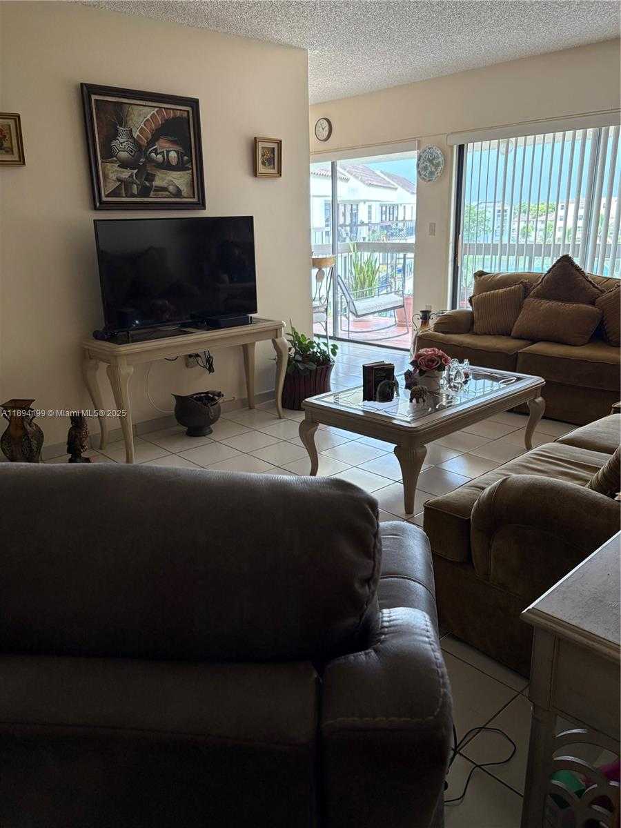 Small Image of 1350 SOUTH WEST 122ND AVE #423, Miami Number 2