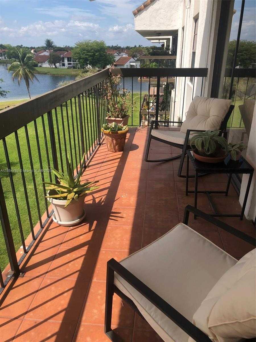 Small Image of 1350 SOUTH WEST 122ND AVE #423, Miami Number 6