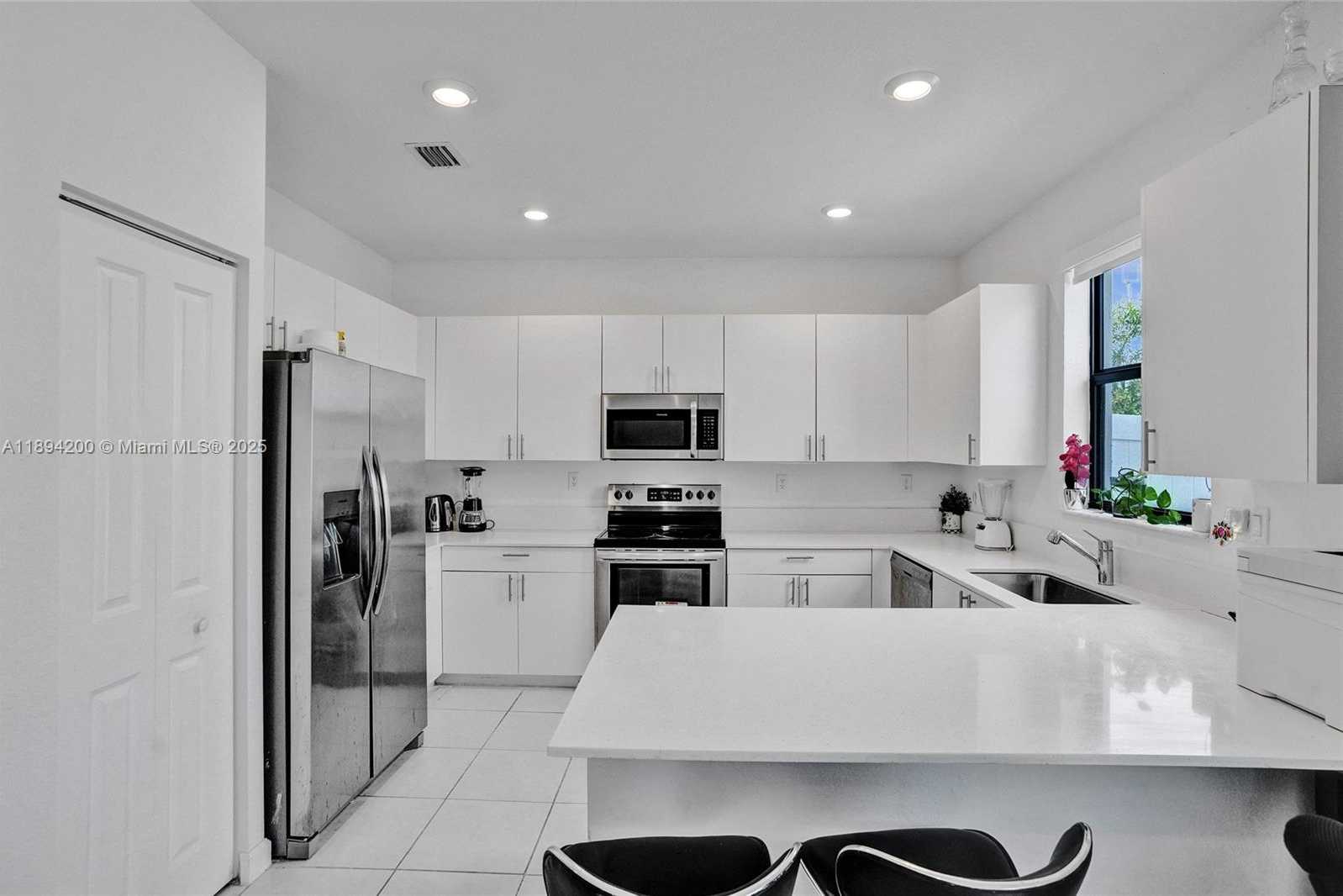Small Image of 411 NORTH WEST 204TH ST, Miami Gardens Number 11