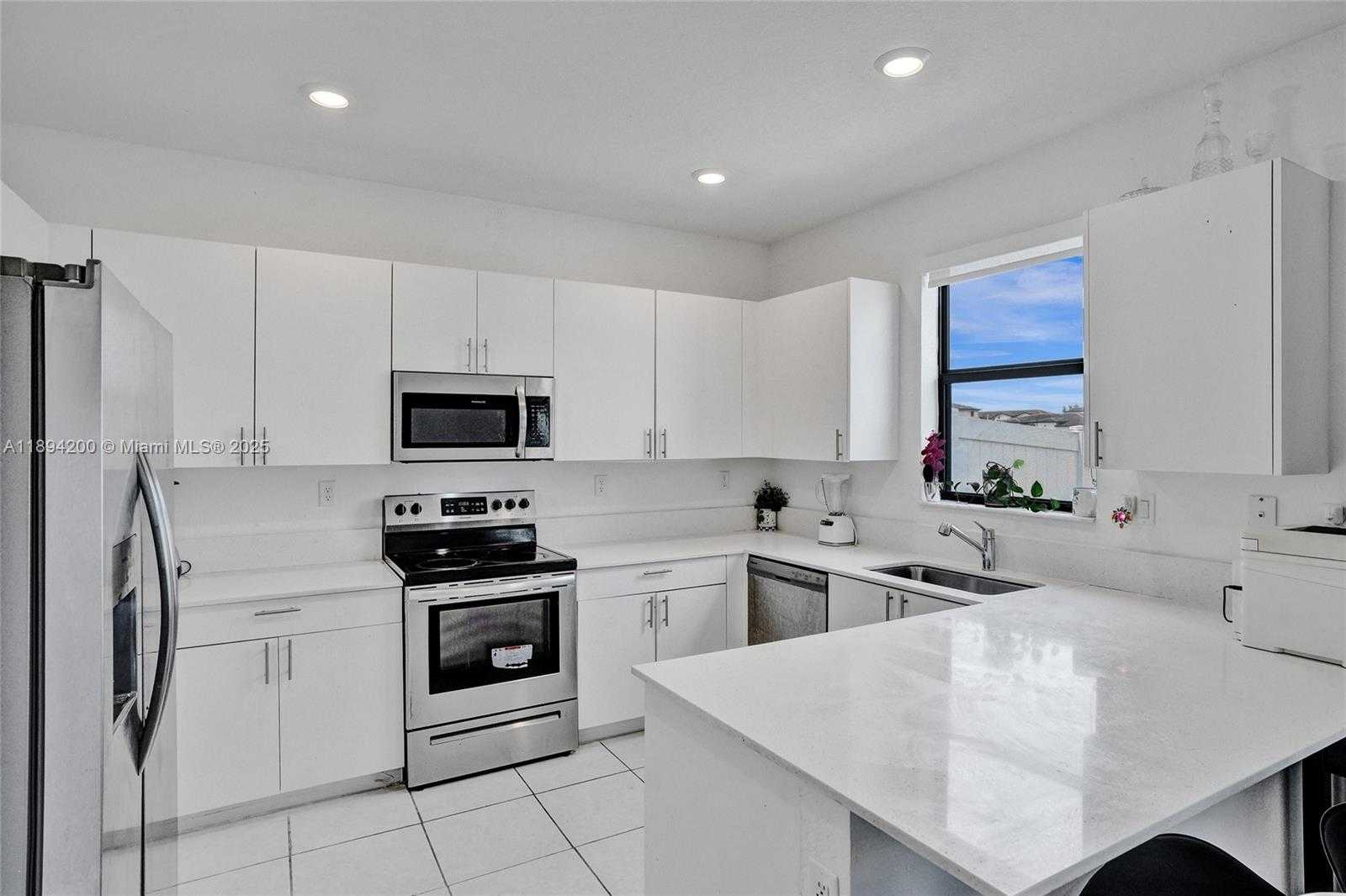Small Image of 411 NORTH WEST 204TH ST, Miami Gardens Number 12