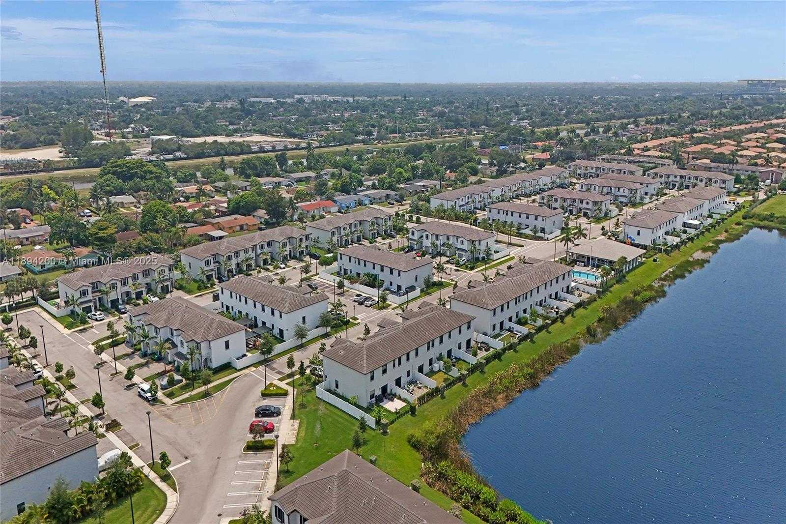 Small Image of 411 NORTH WEST 204TH ST, Miami Gardens Number 19