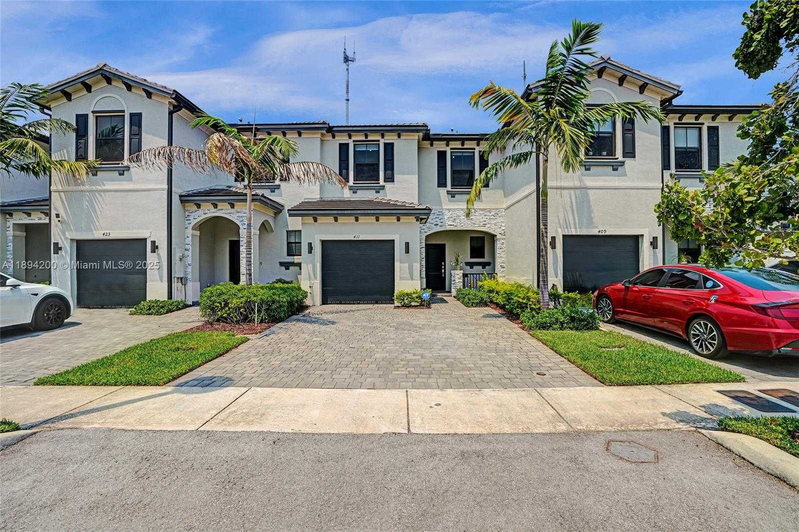 Small Image of 411 NORTH WEST 204TH ST, Miami Gardens Number 2