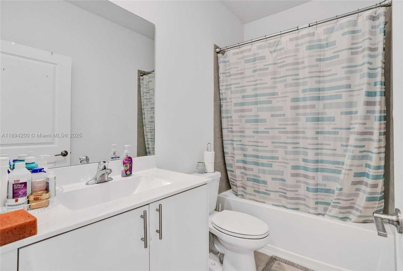 Small Image of 411 NORTH WEST 204TH ST, Miami Gardens Number 31