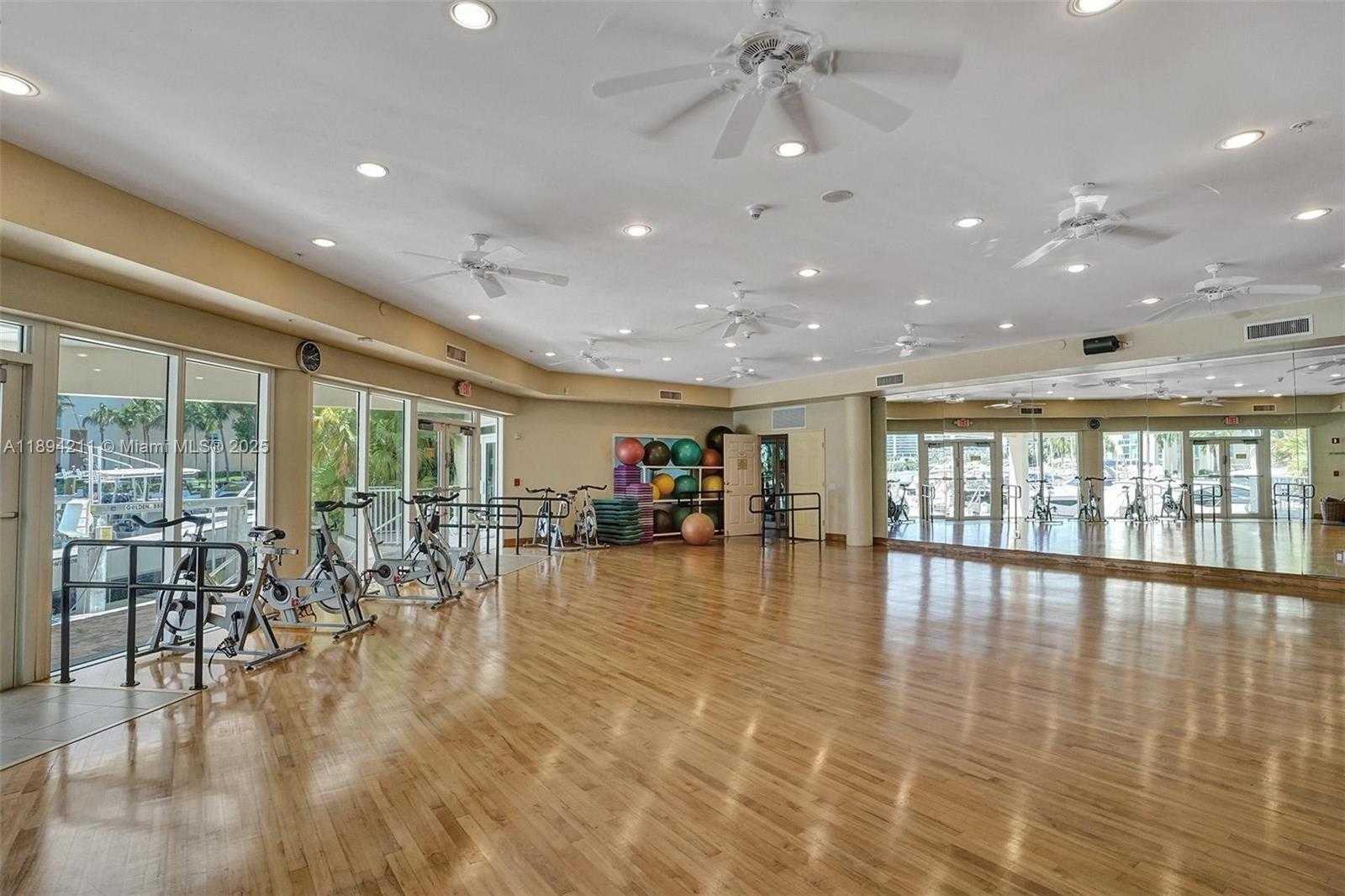 Small Image of 3370 HIDDEN BAY DR #2607, Aventura Number 65