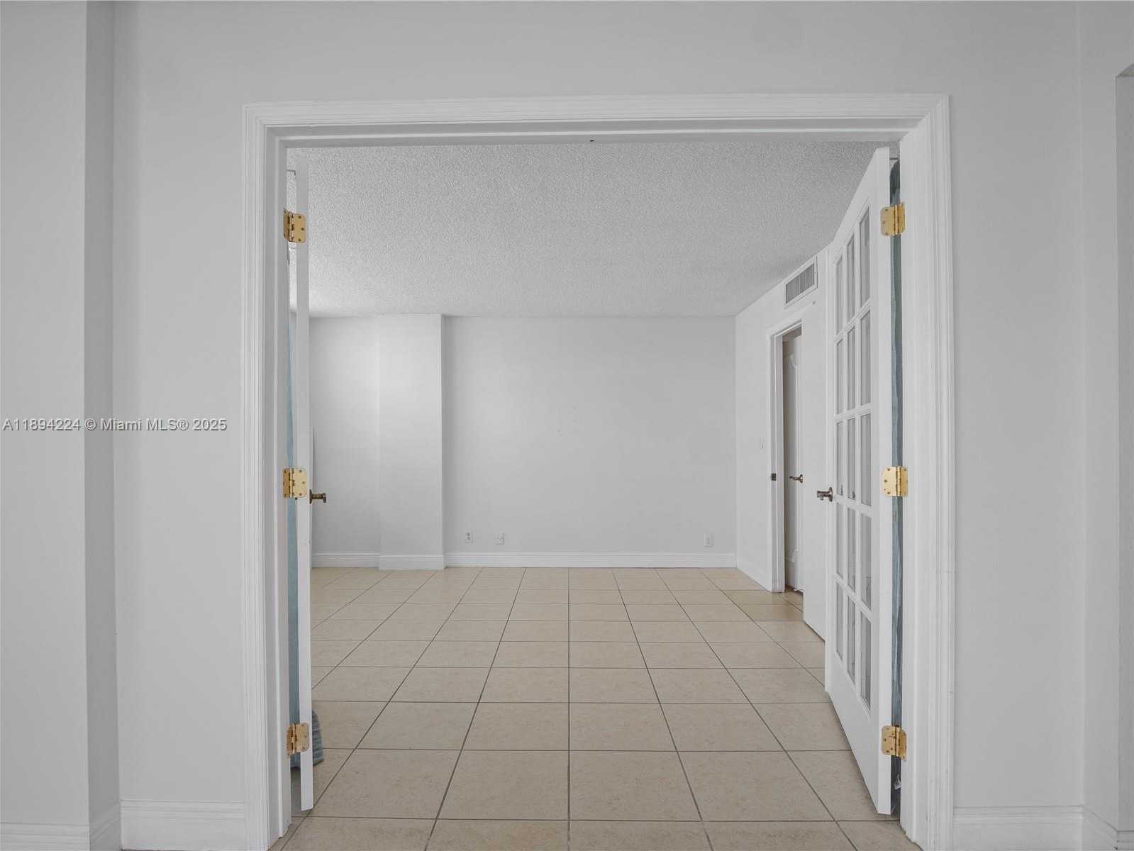Small Image of 3161 SOUTH OCEAN DR #1201, Hallandale Beach Number 19