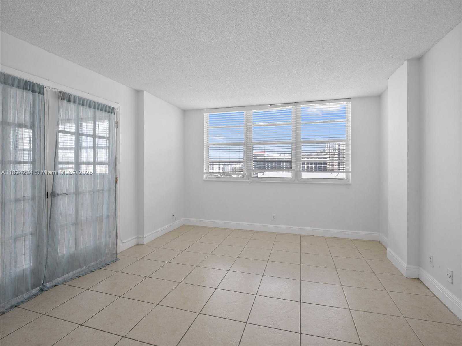 Small Image of 3161 SOUTH OCEAN DR #1201, Hallandale Beach Number 22