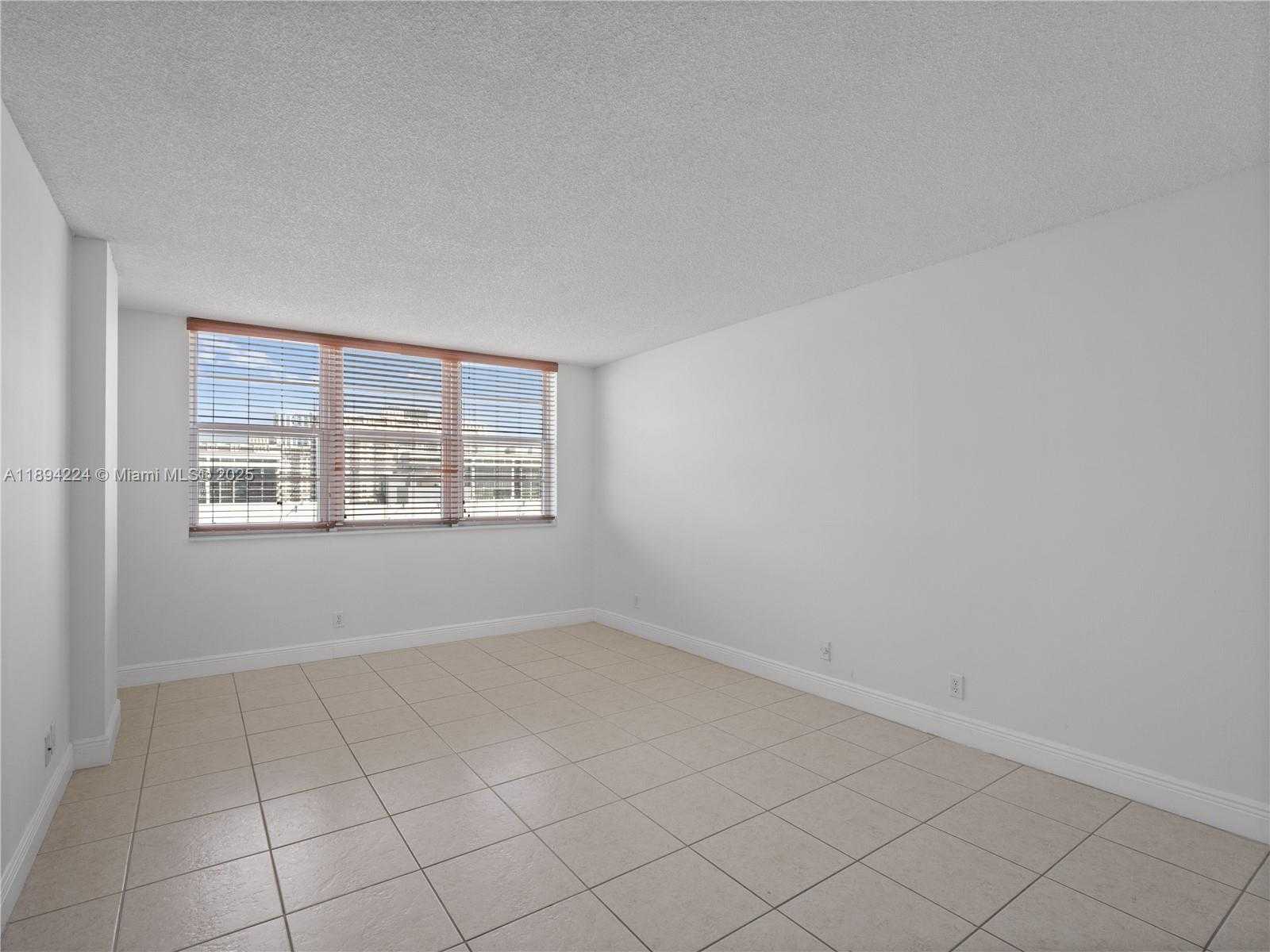 Small Image of 3161 SOUTH OCEAN DR #1201, Hallandale Beach Number 24
