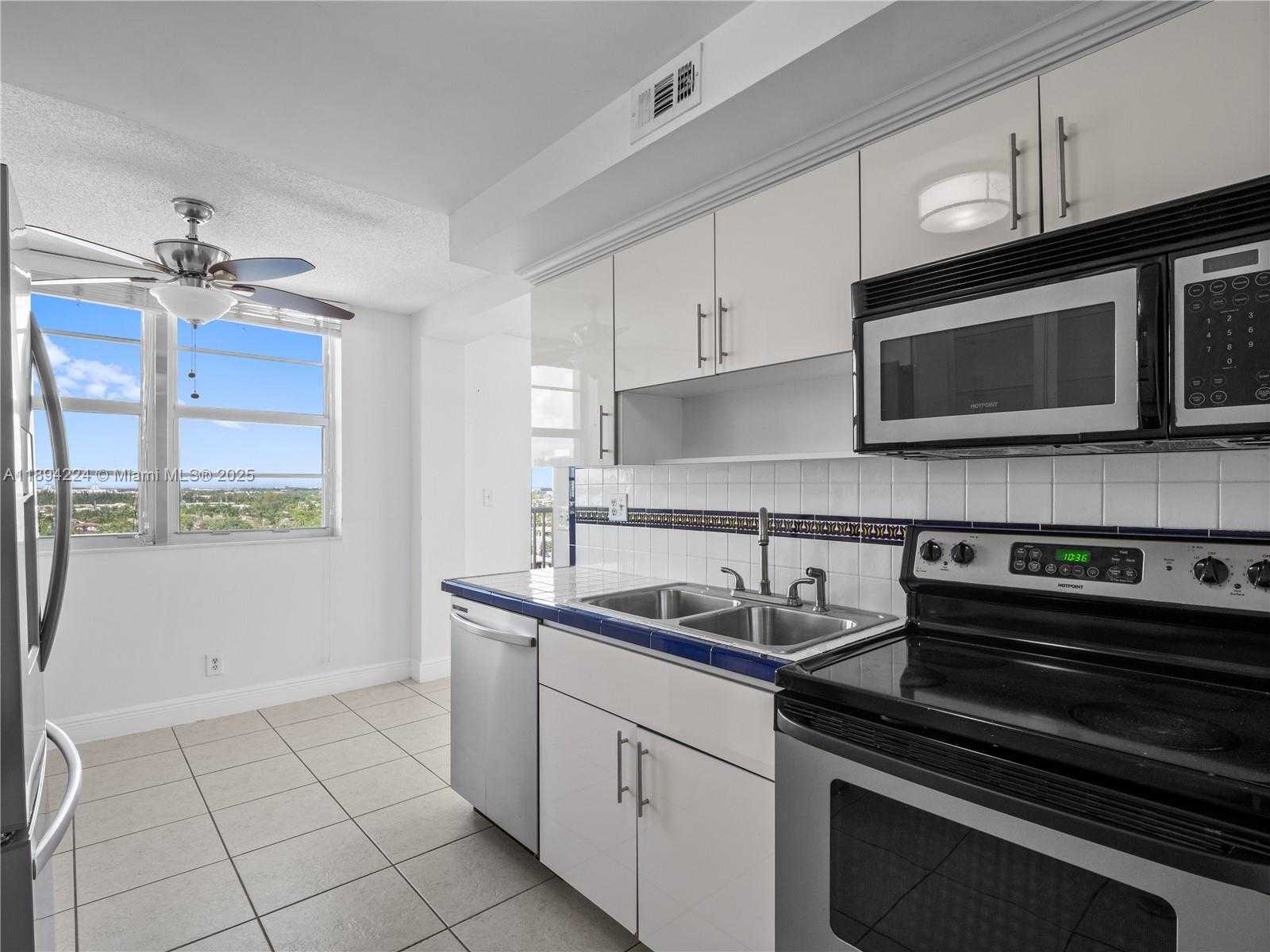 Small Image of 3161 SOUTH OCEAN DR #1201, Hallandale Beach Number 9