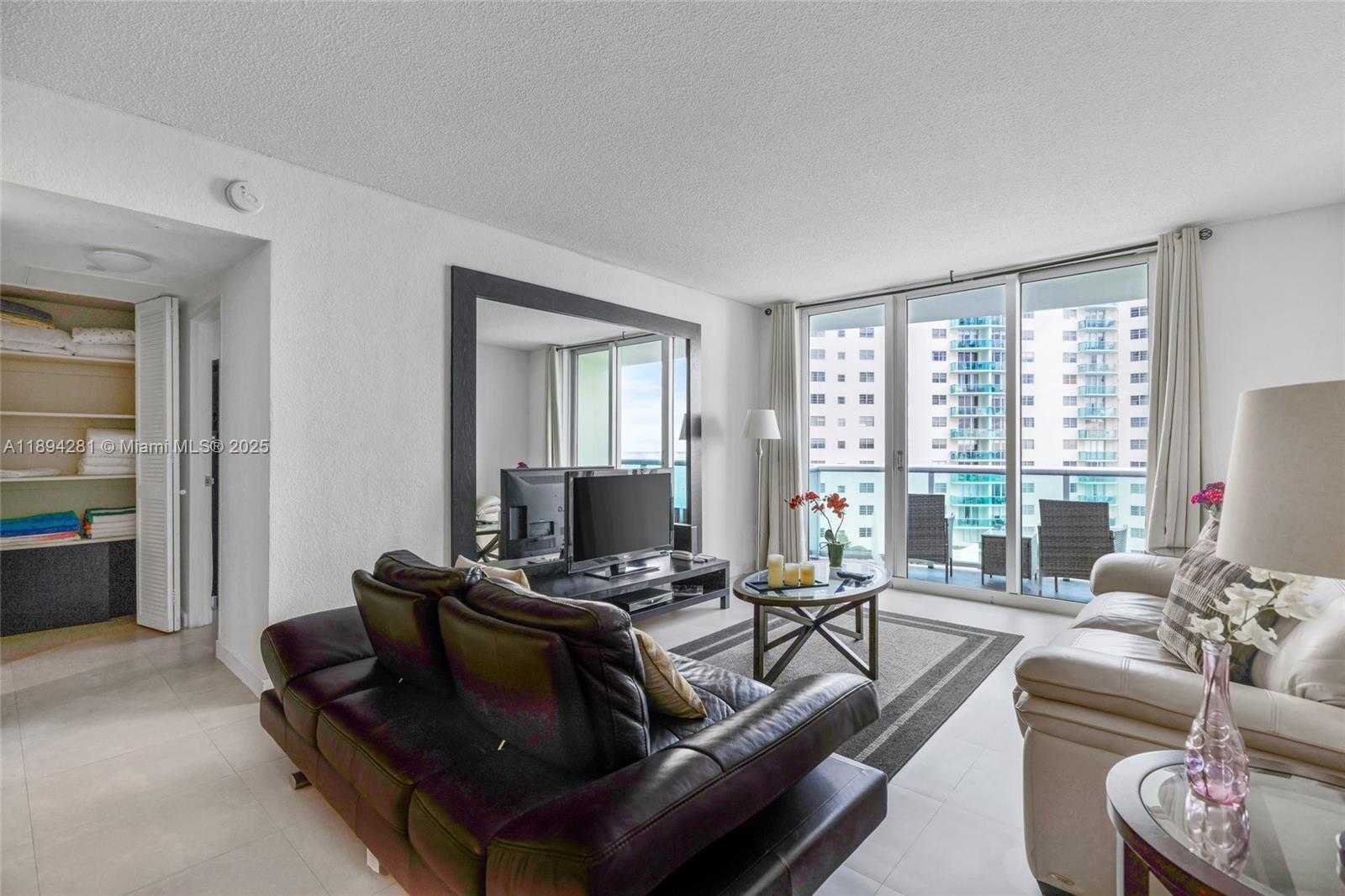 Small Image of 3901 SOUTH OCEAN DR #8C, Hollywood Number 2