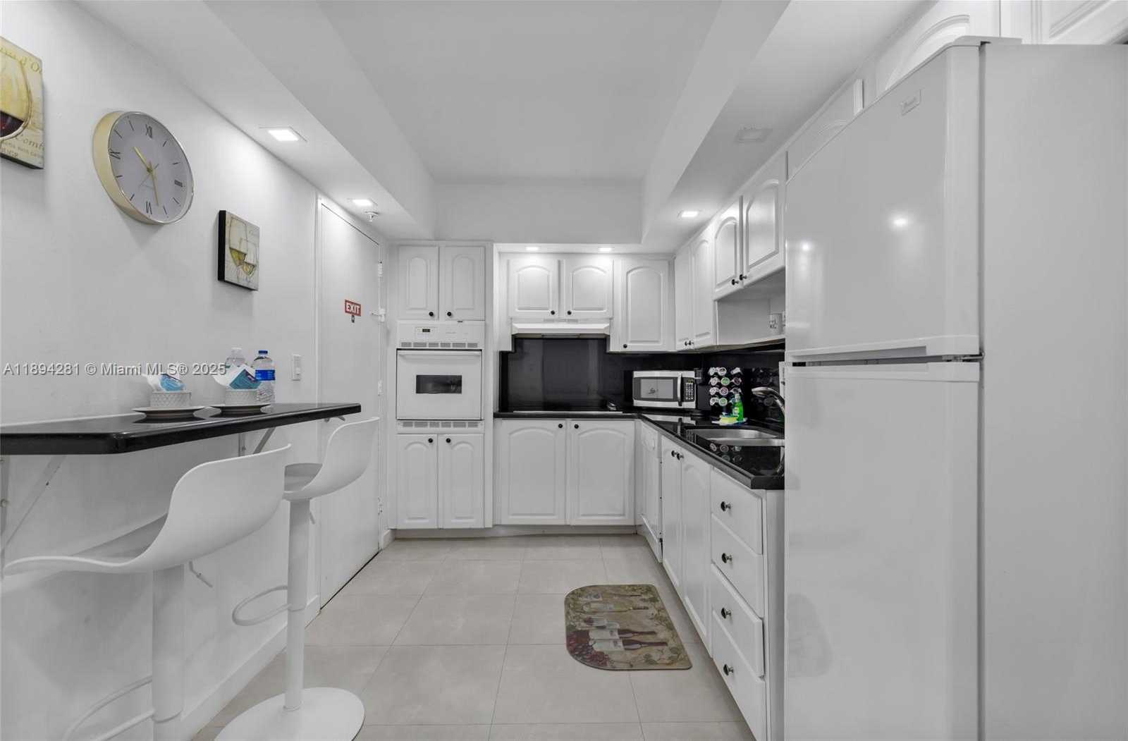 Small Image of 3901 SOUTH OCEAN DR #8C, Hollywood Number 5