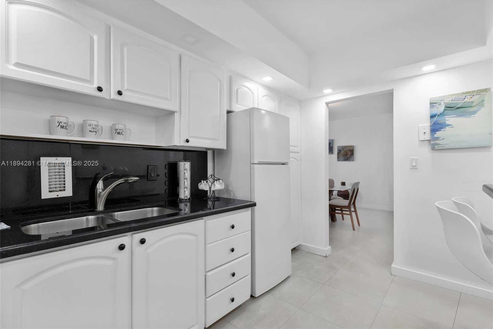Small Image of 3901 SOUTH OCEAN DR #8C, Hollywood Number 8
