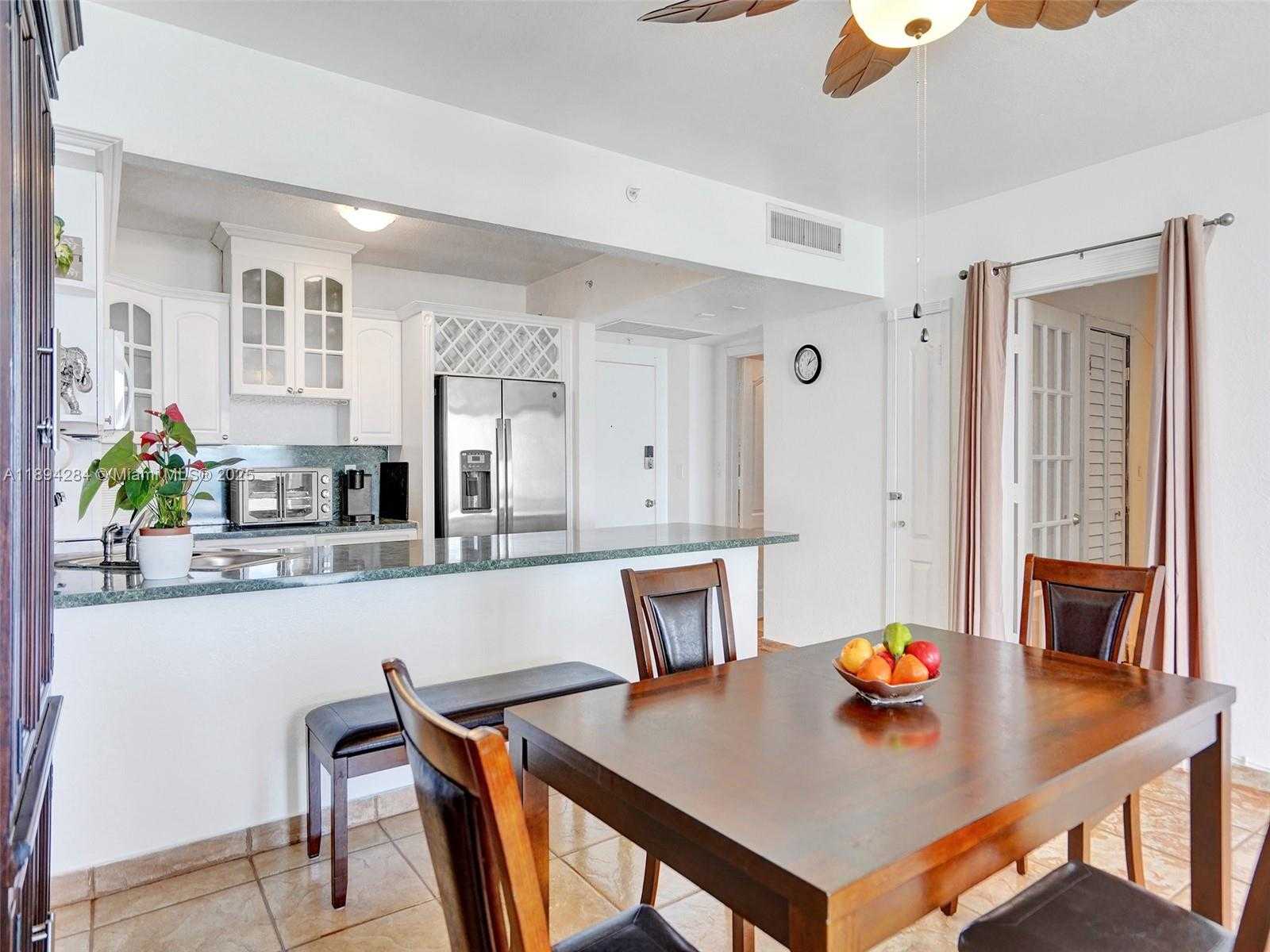 Small Image of 5601 COLLINS AVE #504, Miami Beach Number 11