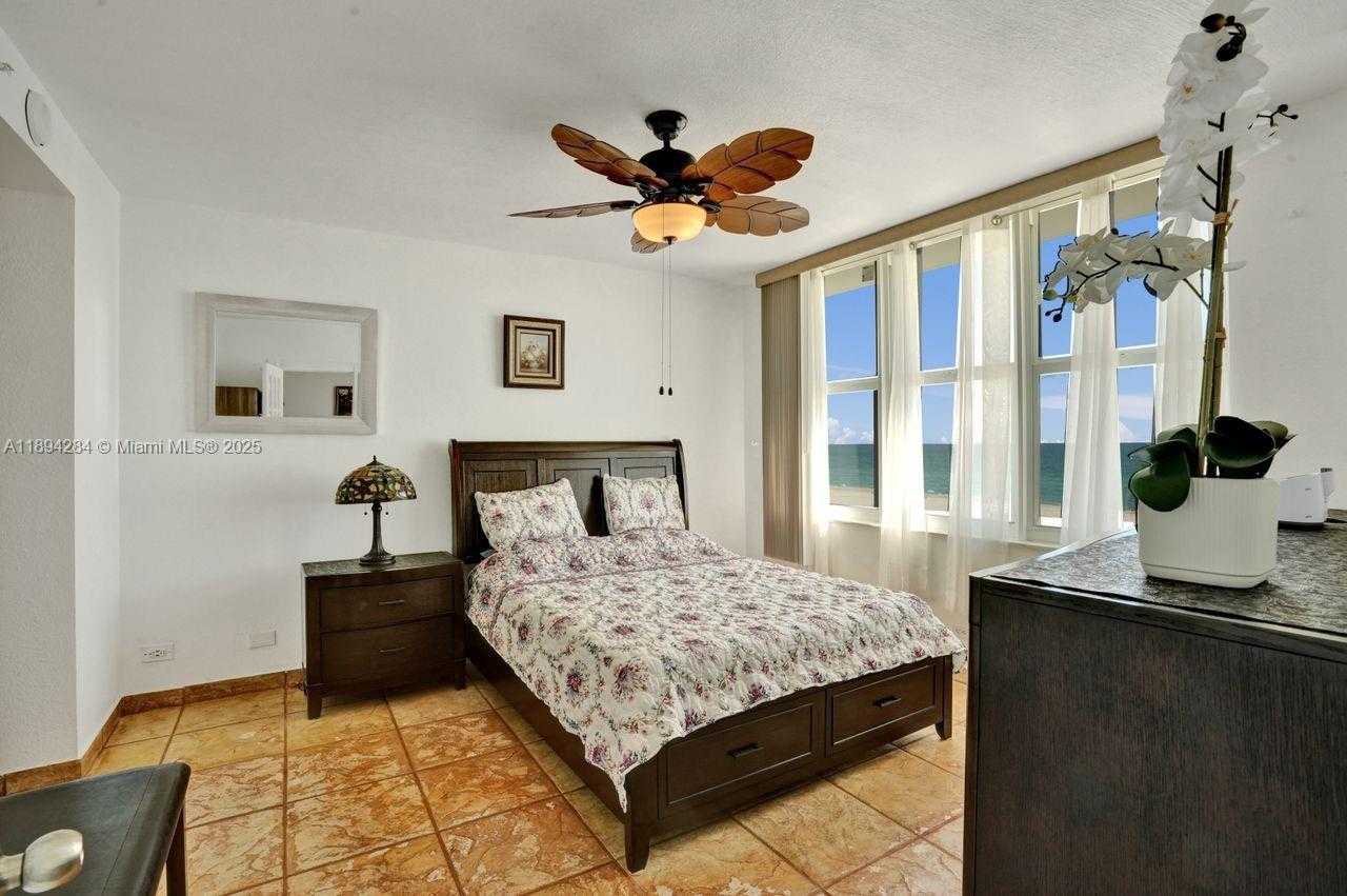 Small Image of 5601 COLLINS AVE #504, Miami Beach Number 15