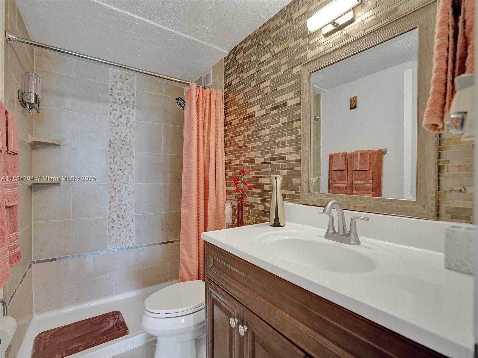 Small Image of 5601 COLLINS AVE #504, Miami Beach Number 18
