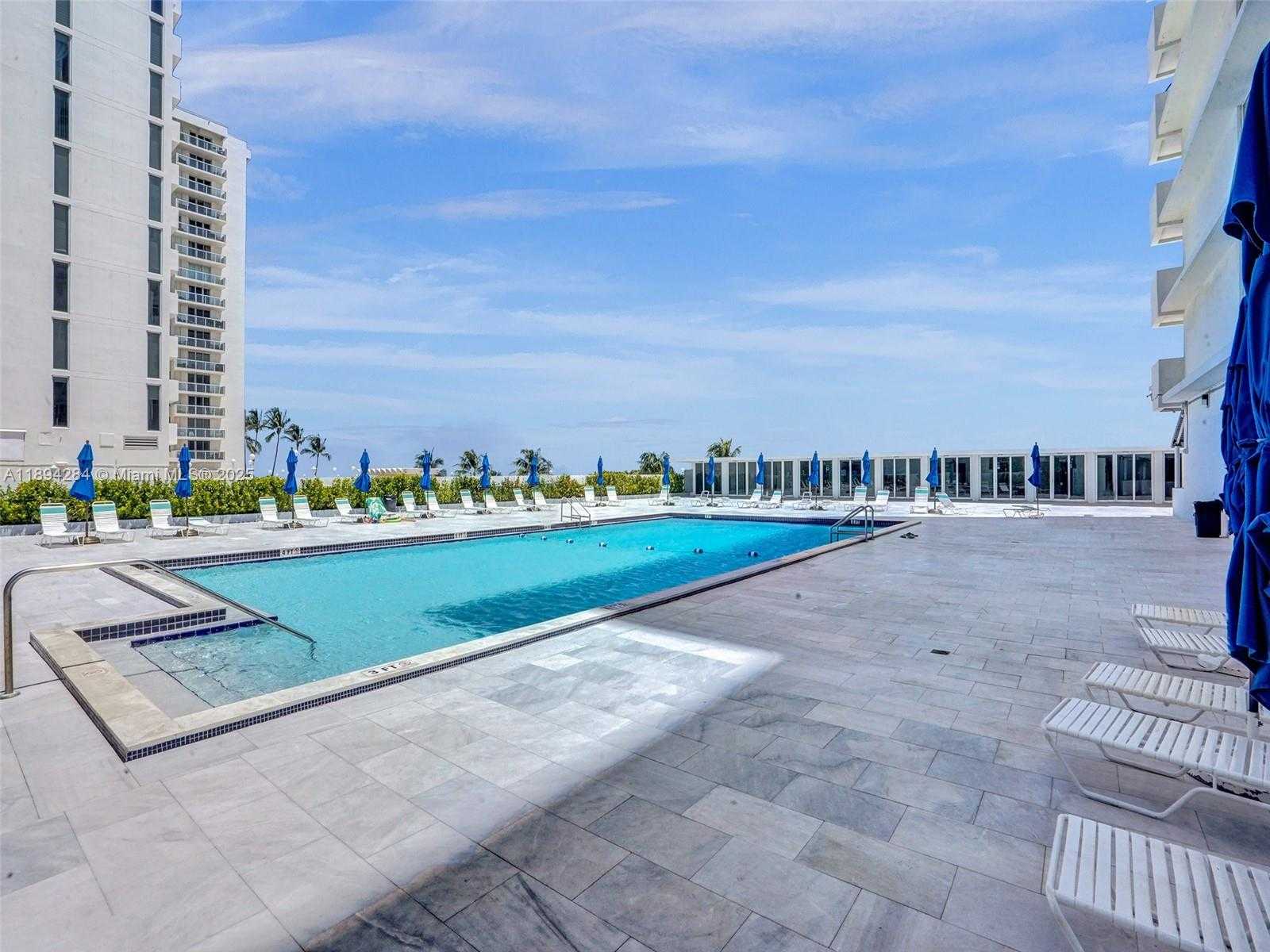 Small Image of 5601 COLLINS AVE #504, Miami Beach Number 23