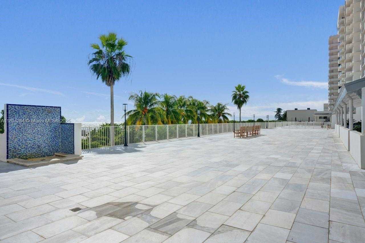 Small Image of 5601 COLLINS AVE #504, Miami Beach Number 25