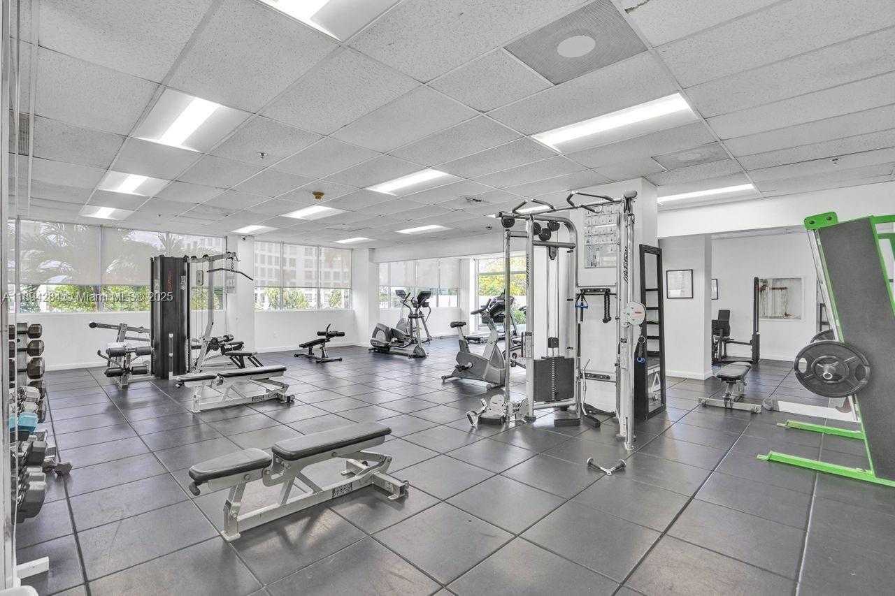 Small Image of 5601 COLLINS AVE #504, Miami Beach Number 29