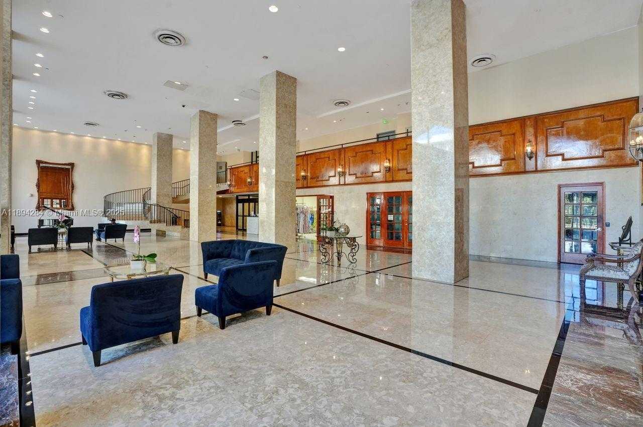 Small Image of 5601 COLLINS AVE #504, Miami Beach Number 3