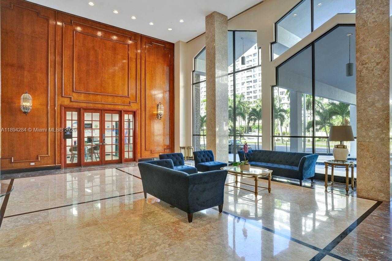 Small Image of 5601 COLLINS AVE #504, Miami Beach Number 4