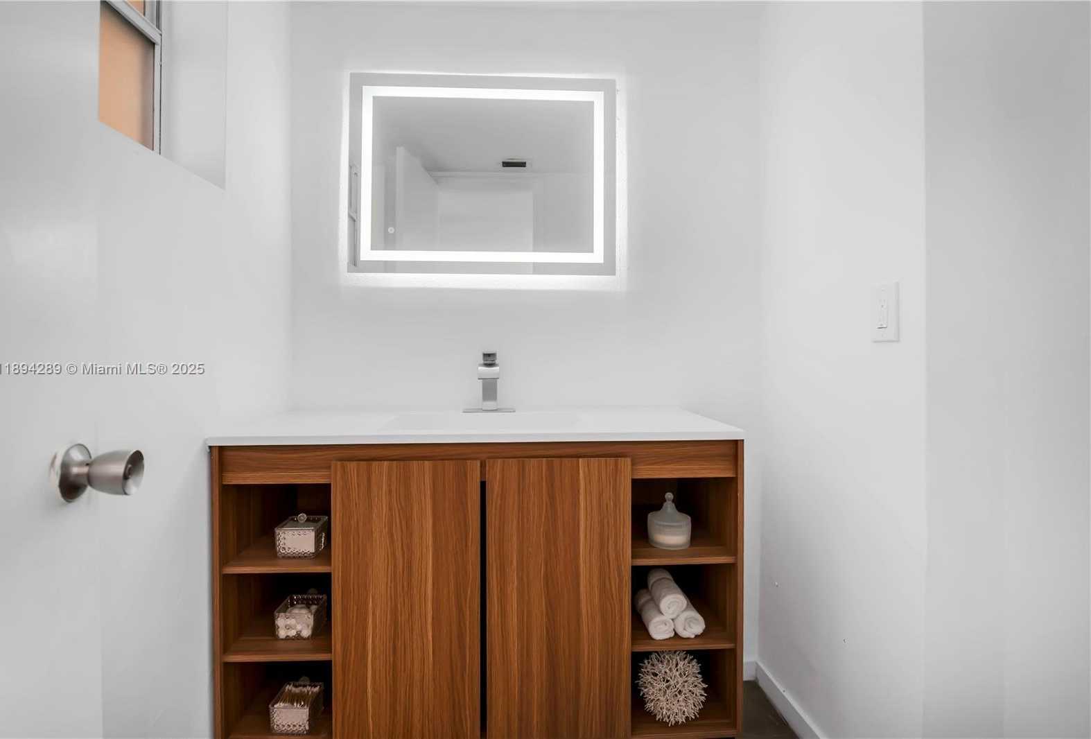 Small Image of 16400 NORTH EAST 17TH AVE #601, North Miami Beach Number 11