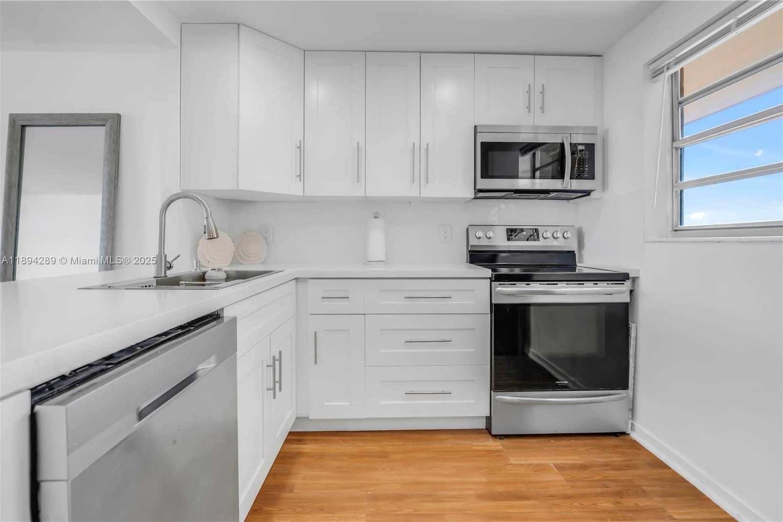 Small Image of 16400 NORTH EAST 17TH AVE #601, North Miami Beach Number 6