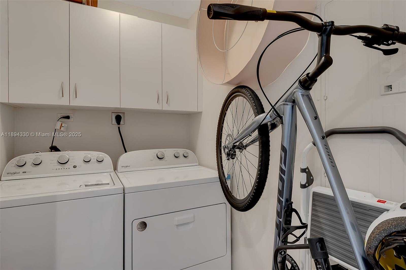 Small Image of 801 BRICKELL KEY BLVD #1601, Miami Number 10