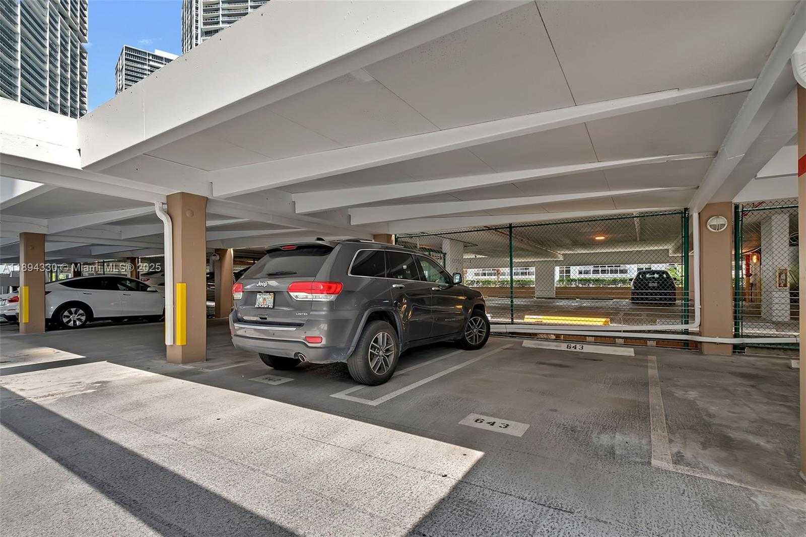 Small Image of 801 BRICKELL KEY BLVD #1601, Miami Number 25