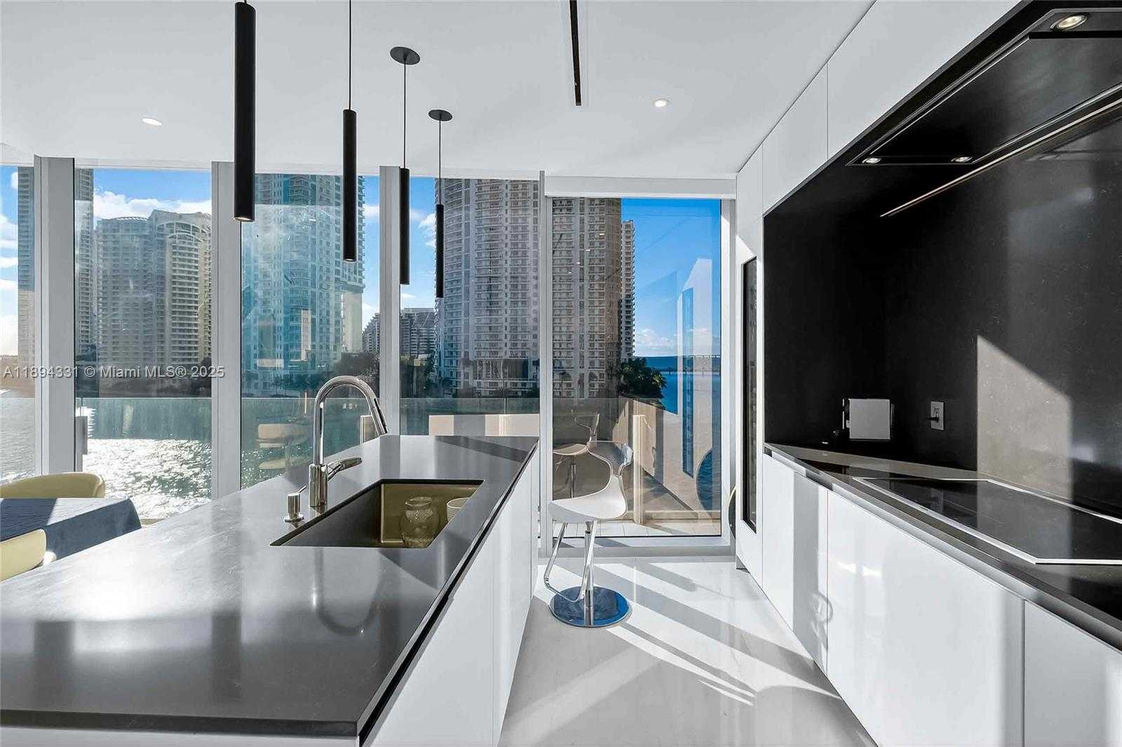 Small Image of 300 BISCAYNE BOULEVARD WAY #501E, Miami Number 13