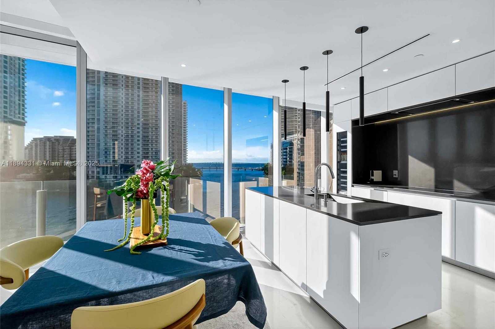 Small Image of 300 BISCAYNE BOULEVARD WAY #501E, Miami Number 15