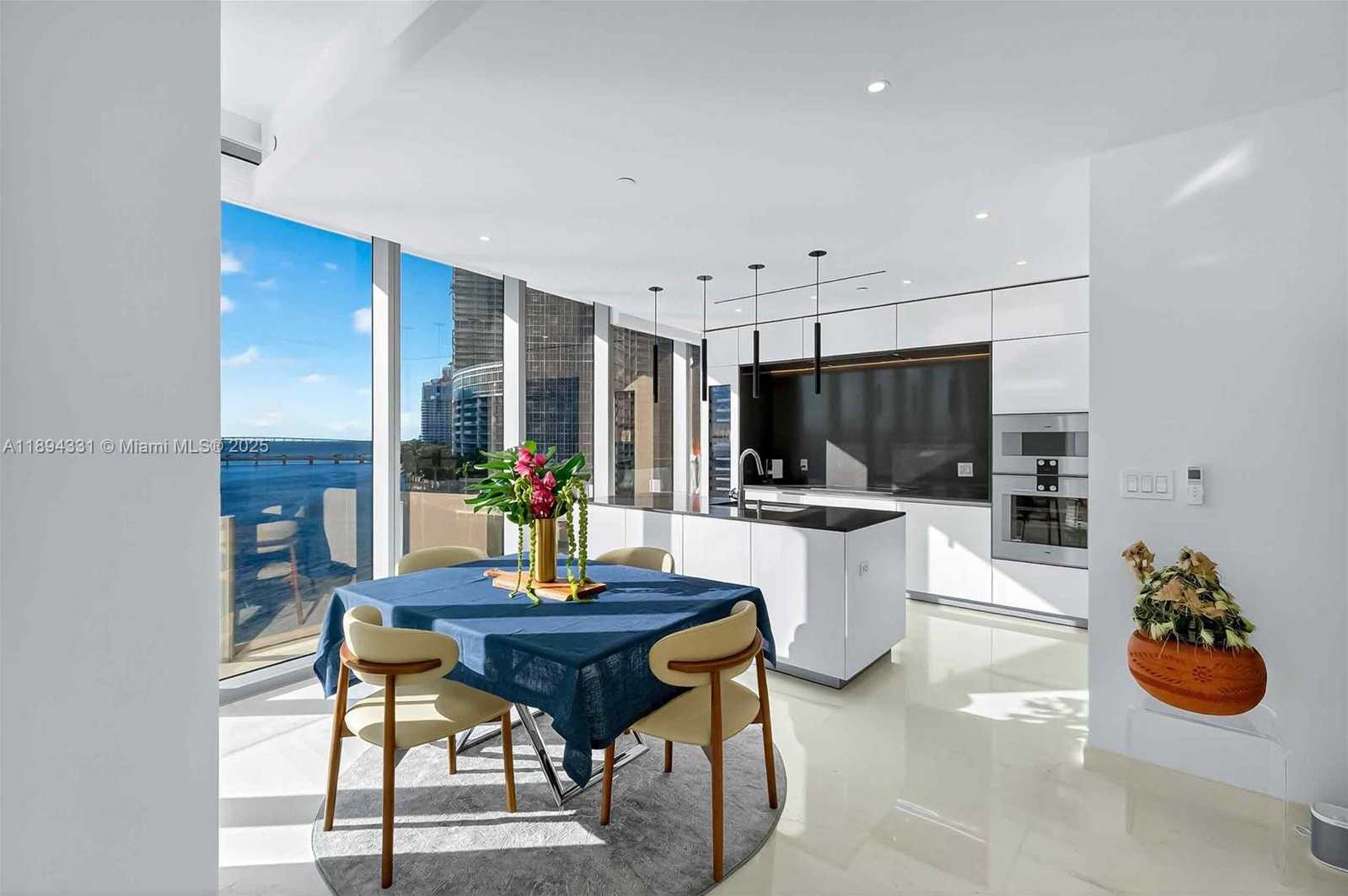 Small Image of 300 BISCAYNE BOULEVARD WAY #501E, Miami Number 17