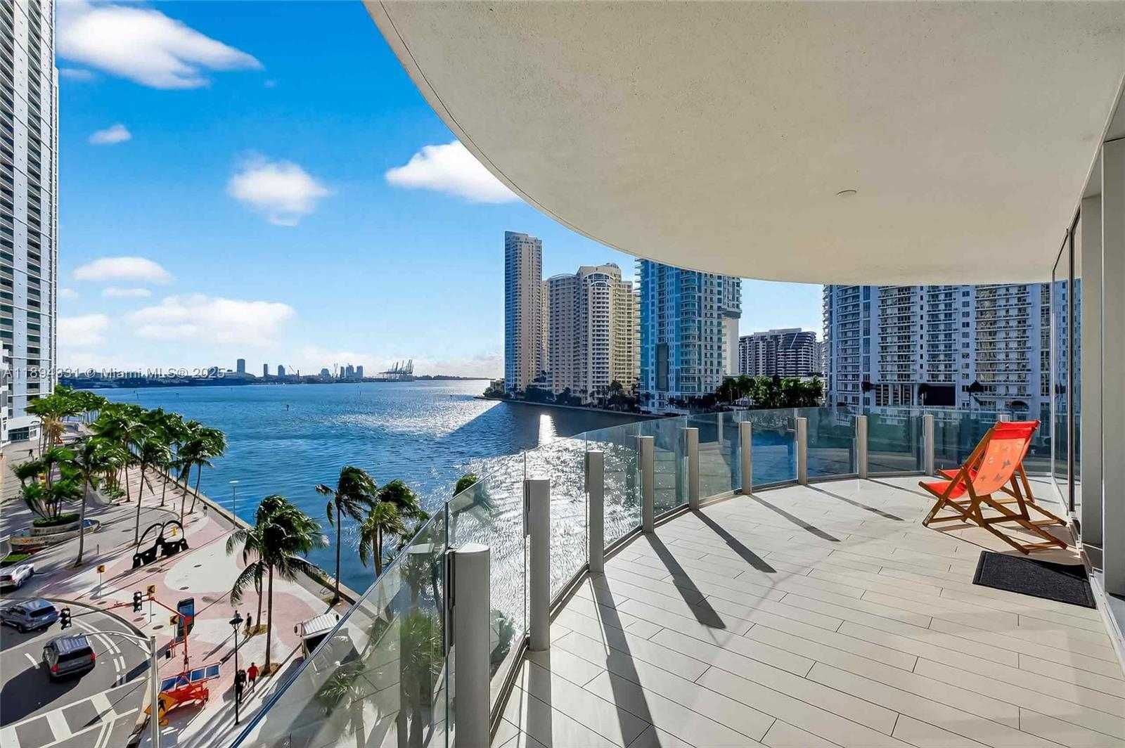 Small Image of 300 BISCAYNE BOULEVARD WAY #501E, Miami Number 18