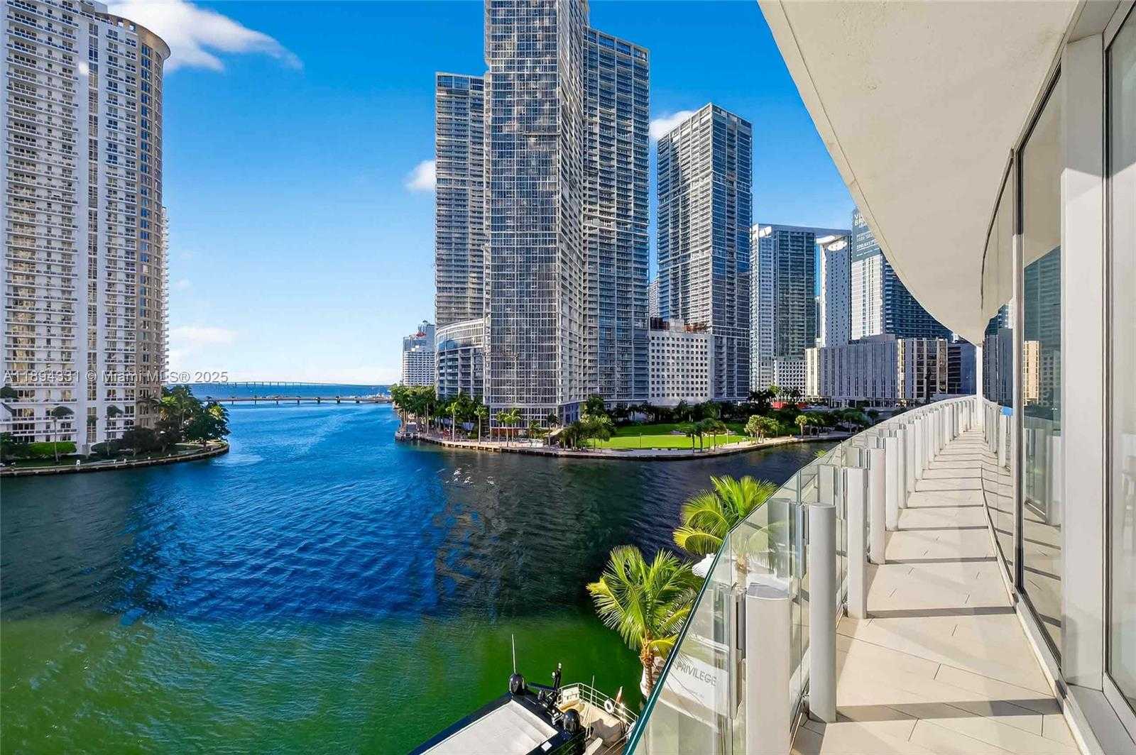 Small Image of 300 BISCAYNE BOULEVARD WAY #501E, Miami Number 19
