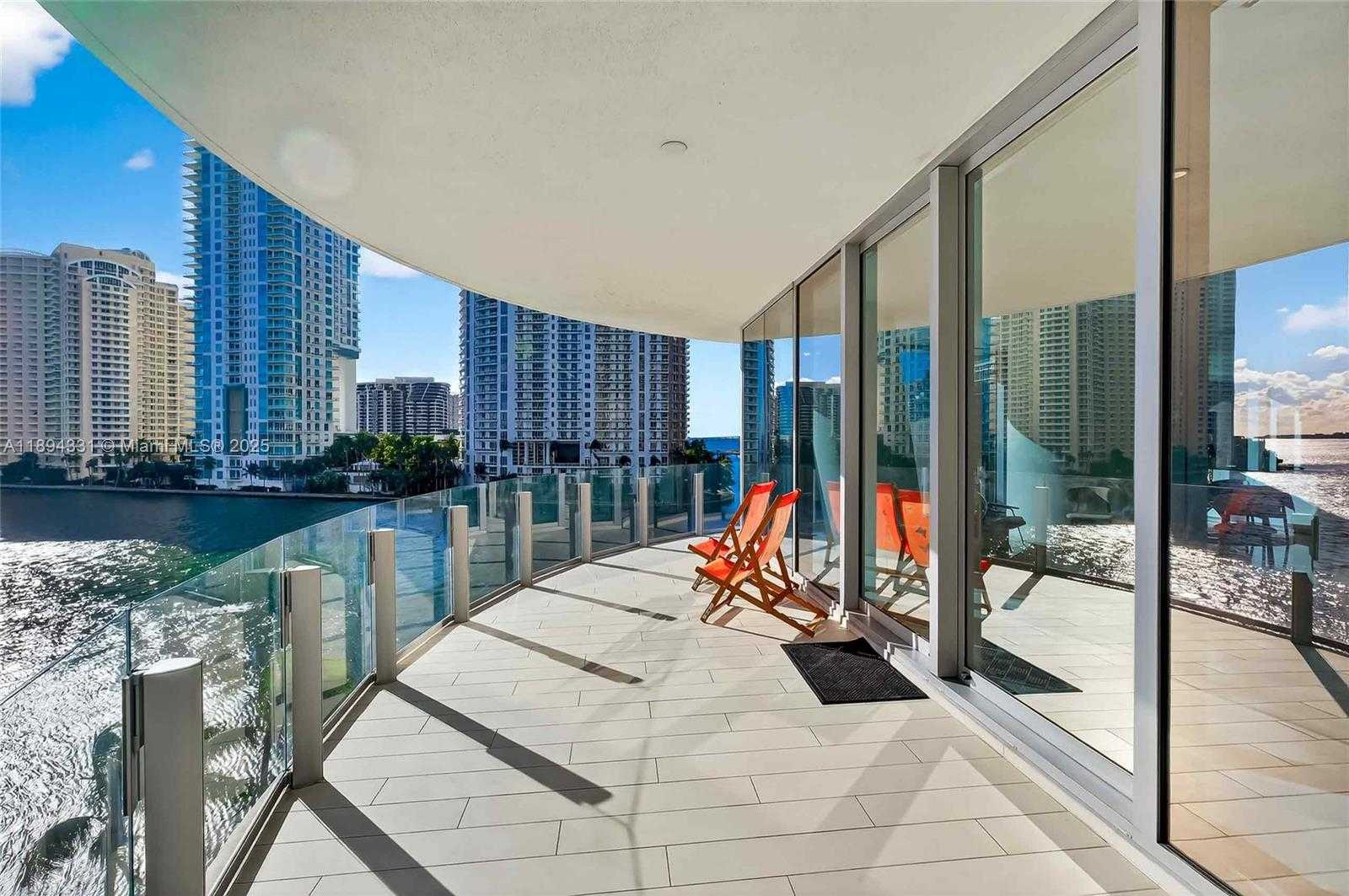Small Image of 300 BISCAYNE BOULEVARD WAY #501E, Miami Number 2