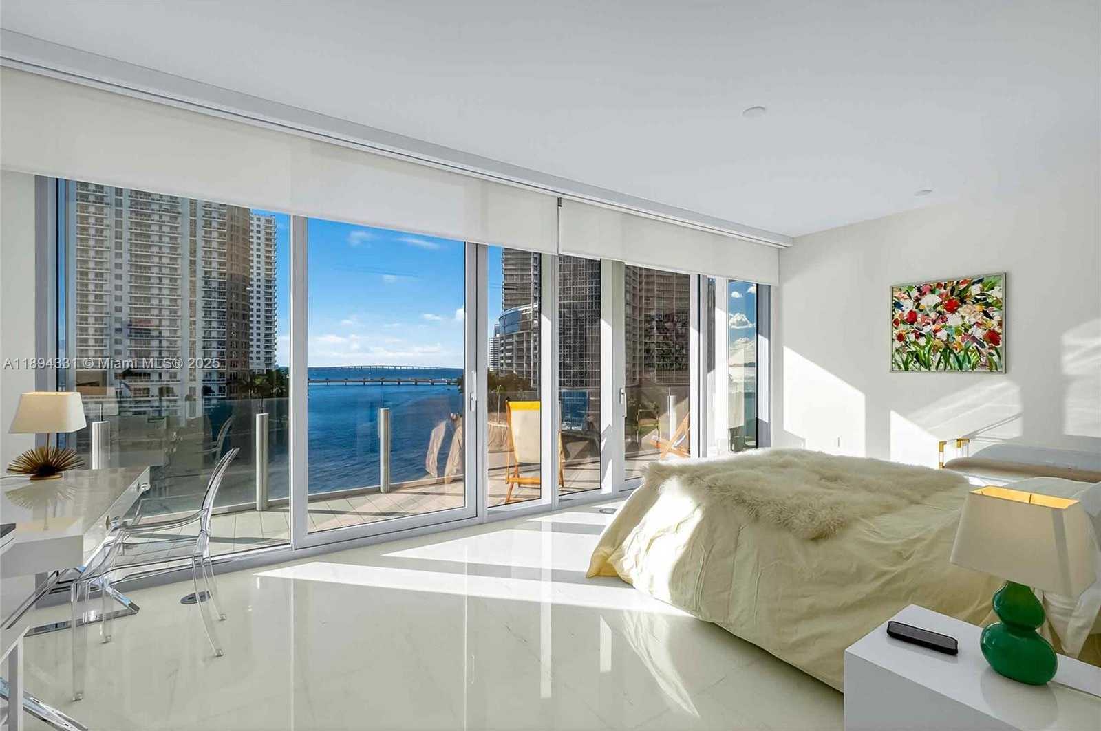 Small Image of 300 BISCAYNE BOULEVARD WAY #501E, Miami Number 20