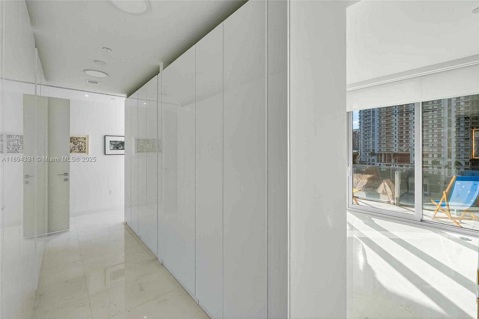 Small Image of 300 BISCAYNE BOULEVARD WAY #501E, Miami Number 28