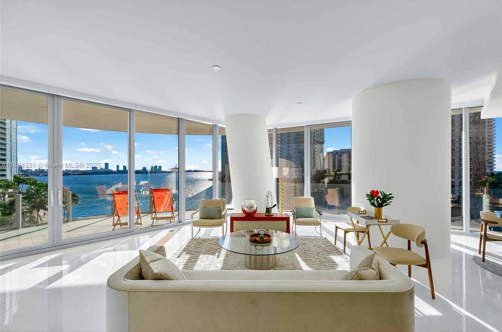 Small Image of 300 BISCAYNE BOULEVARD WAY #501E, Miami Number 3