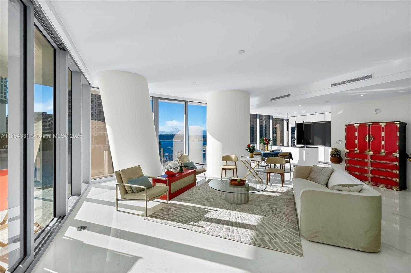 Small Image of 300 BISCAYNE BOULEVARD WAY #501E, Miami Number 4