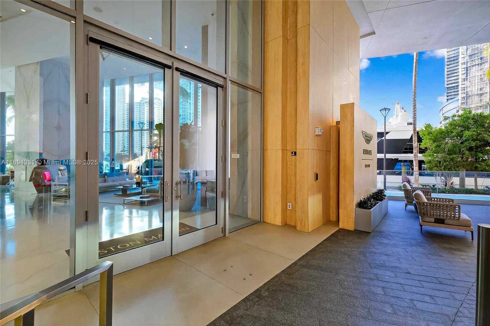 Small Image of 300 BISCAYNE BOULEVARD WAY #501E, Miami Number 63