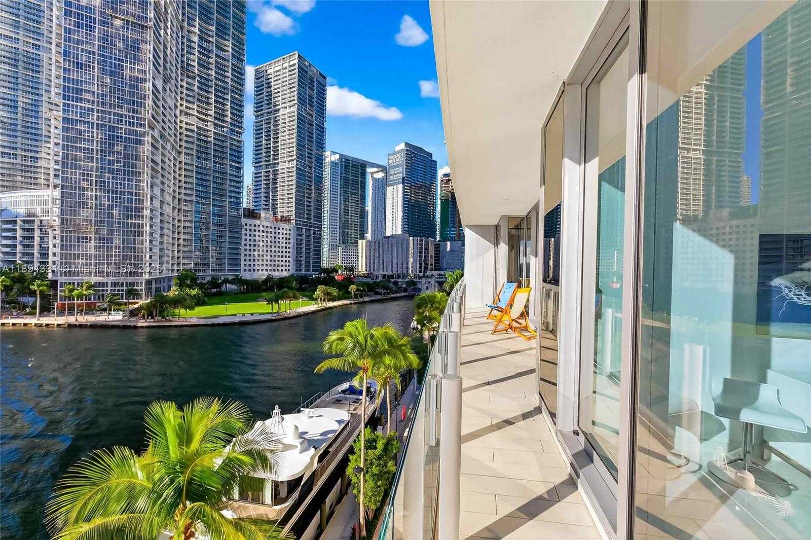 Small Image of 300 BISCAYNE BOULEVARD WAY #501E, Miami Number 74